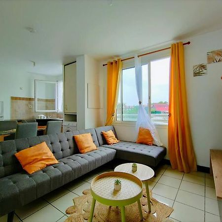 Appartement T2 - Sainte-Marie - 10 Min De L'Aeroport Esterno foto