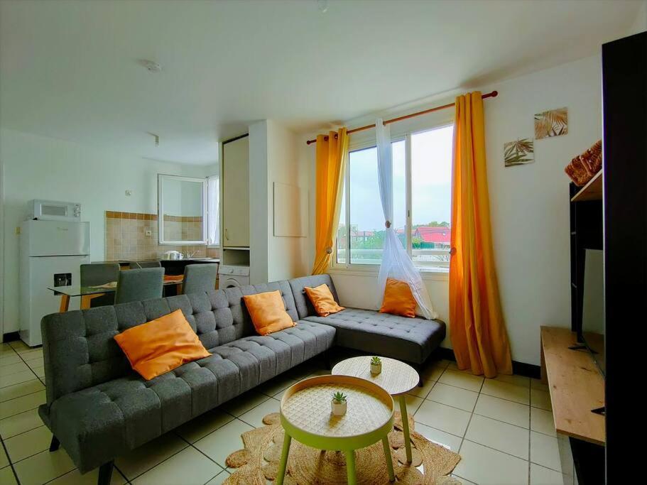 Appartement T2 - Sainte-Marie - 10 Min De L'Aeroport Esterno foto