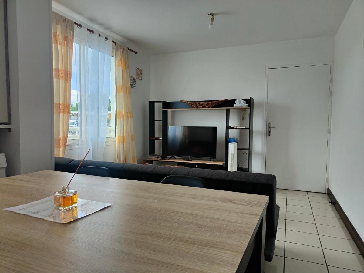Appartement T2 - Sainte-Marie - 10 Min De L'Aeroport Esterno foto